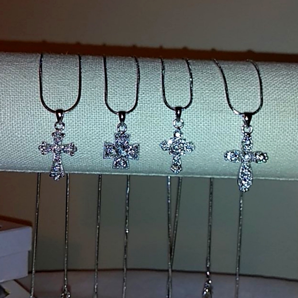 Dainty Cross